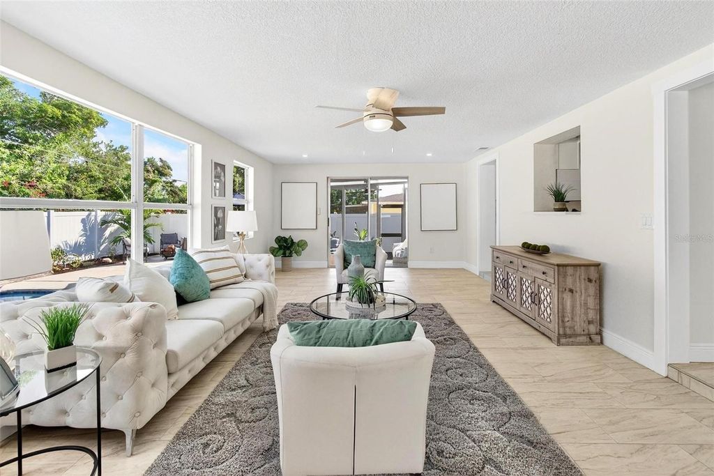 Image 8 of property listing at 4709 MINEOLA STREET, Bradenton, FL 34207