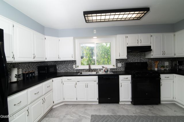413 Hackett Boulevard, Albany, NY 12208