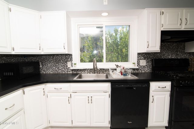 413 Hackett Boulevard, Albany, NY 12208