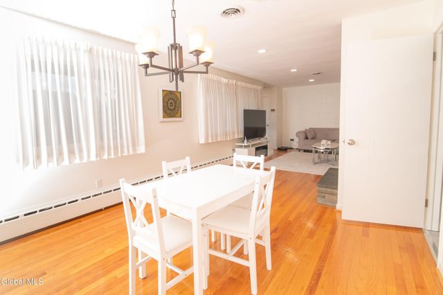 413 Hackett Boulevard, Albany, NY 12208