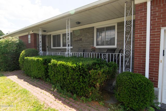 413 Hackett Boulevard, Albany, NY 12208