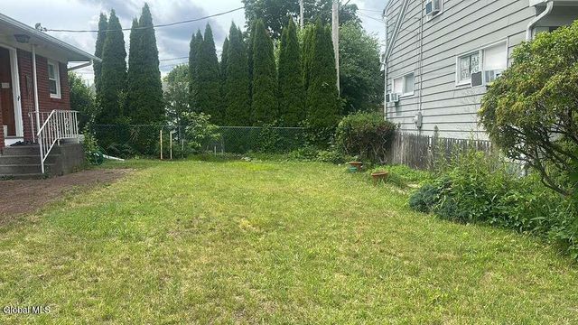 413 Hackett Boulevard, Albany, NY 12208