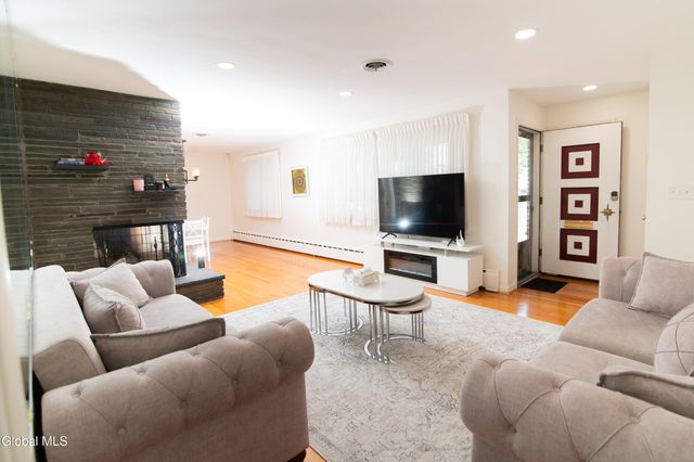 413 Hackett Boulevard, Albany, NY 12208