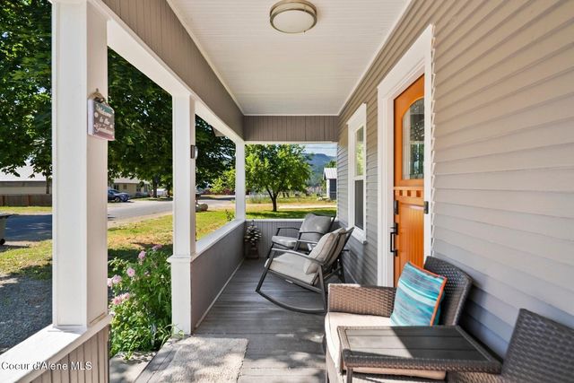 372 E Jefferson Ave, Priest River, ID 83856