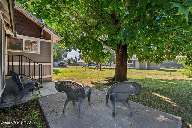 372 E Jefferson Ave, Priest River, ID 83856