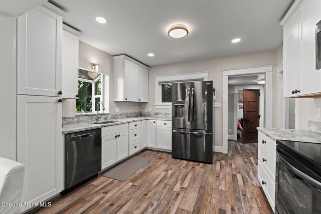 372 E Jefferson Ave, Priest River, ID 83856