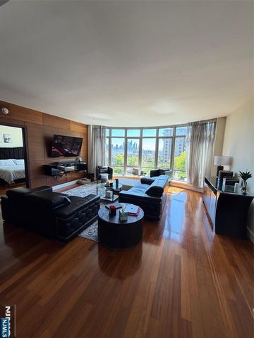 8100 River Road 602, North Bergen, NJ 07047