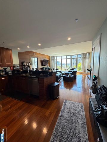 8100 River Road 602, North Bergen, NJ 07047