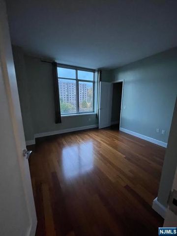 8100 River Road 602, North Bergen, NJ 07047