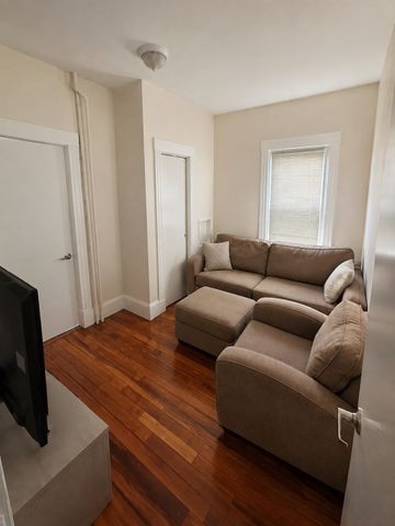 86 Prentiss 1, Watertown, MA 02472