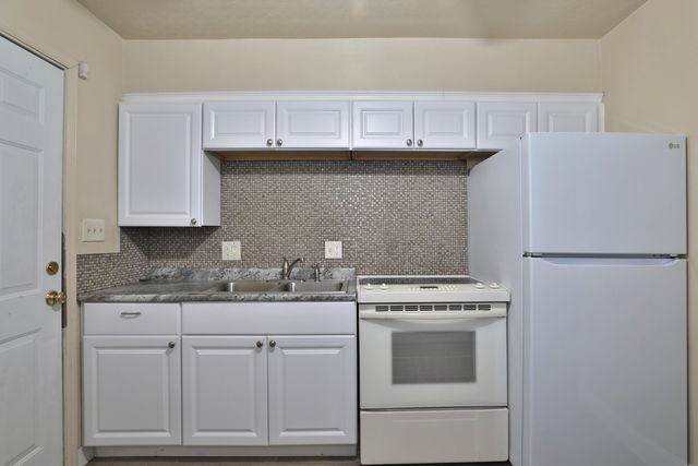 957 E 17th Avenue, Columbus, OH 43211