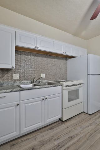 957 E 17th Avenue, Columbus, OH 43211