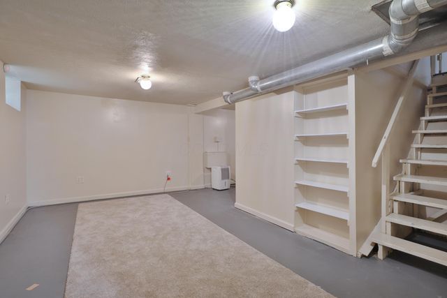 957 E 17th Avenue, Columbus, OH 43211