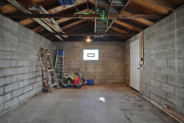 957 E 17th Avenue, Columbus, OH 43211