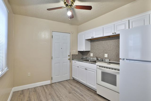 957 E 17th Avenue, Columbus, OH 43211