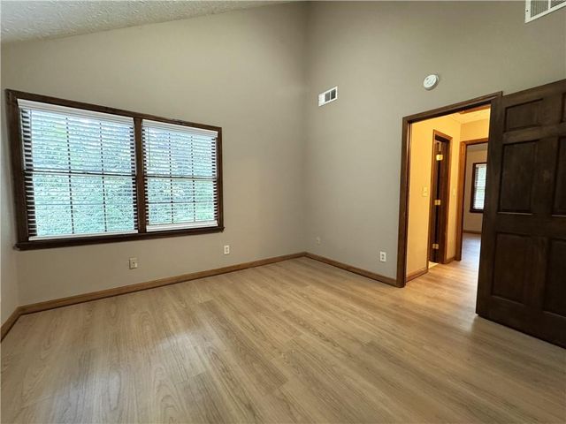 1302 Colony Dr, Marietta, GA 30068