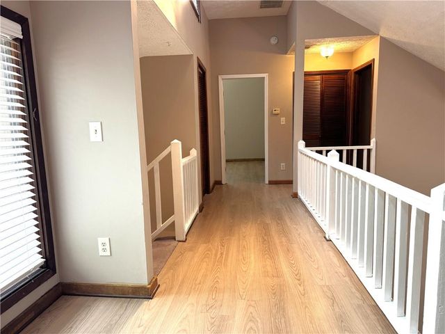 1302 Colony Dr, Marietta, GA 30068