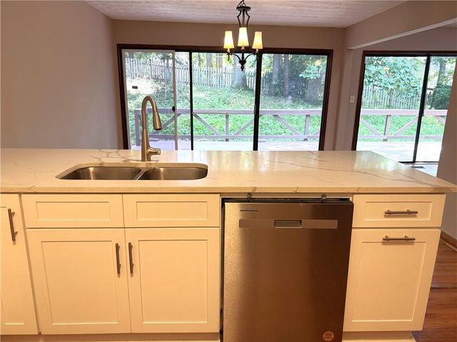 1302 Colony Dr, Marietta, GA 30068