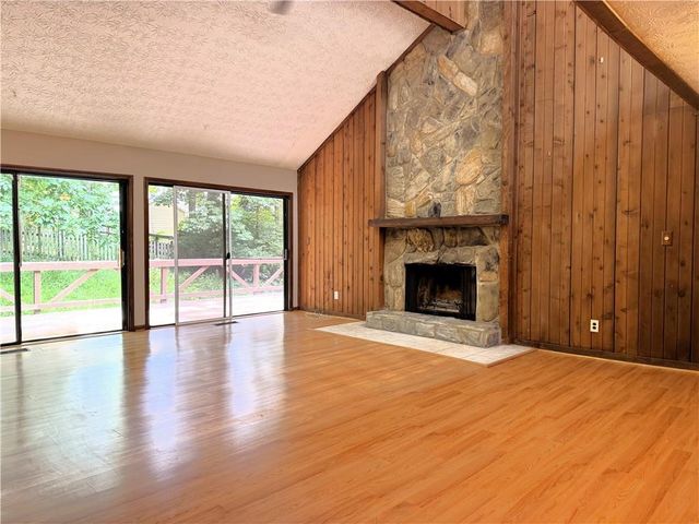 1302 Colony Dr, Marietta, GA 30068