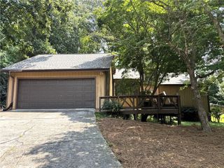 1302 Colony Dr, Marietta, GA 30068