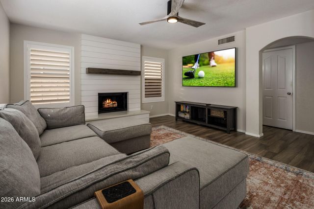 4621 E SWILLING Road, Phoenix, AZ 85050