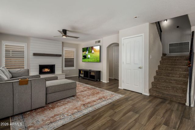 4621 E SWILLING Road, Phoenix, AZ 85050