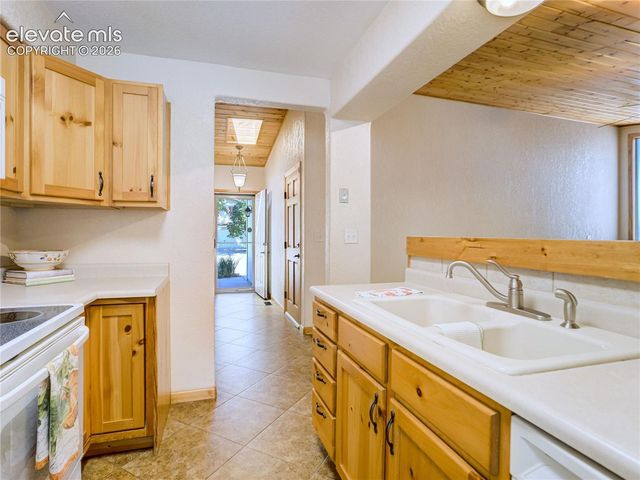 5915 Pemberton Way, Colorado Springs, CO 80919