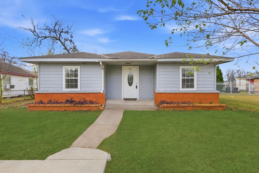 2411 Leffingwell Street, Houston, TX 77026
