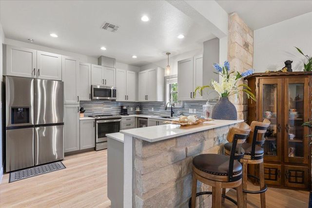 376 Alta Vista DR, Bastrop, TX 78602