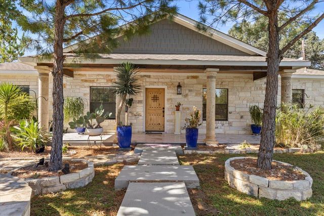 376 Alta Vista DR, Bastrop, TX 78602