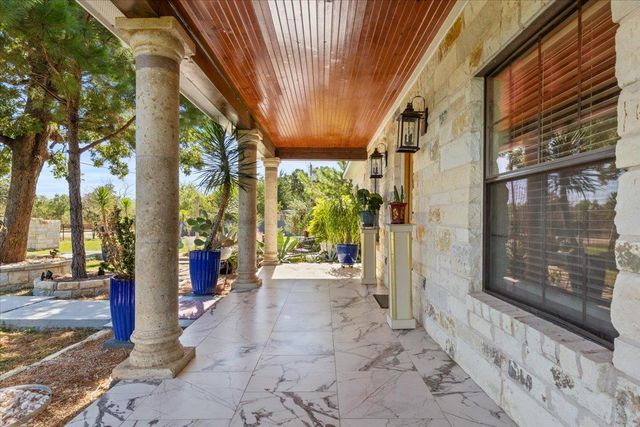 376 Alta Vista DR, Bastrop, TX 78602