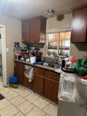 820 Ford Rd, Sacramento, CA 95838