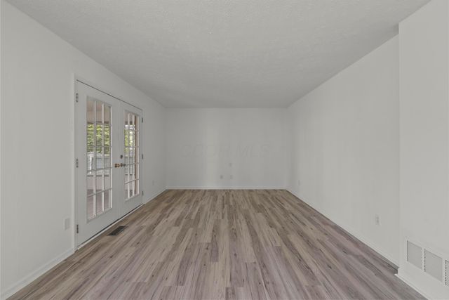 1414 Halfhill Way, Columbus, OH 43207