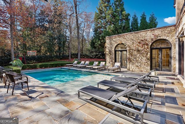 675 W Paces Ferry Road NW 13, Atlanta, GA 30327