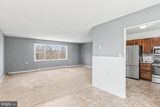 100 HEMLOCK LN, Etters, PA 17319