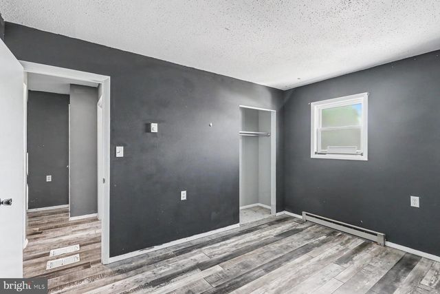 100 HEMLOCK LN, Etters, PA 17319