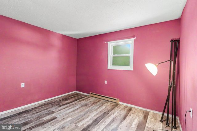 100 HEMLOCK LN, Etters, PA 17319