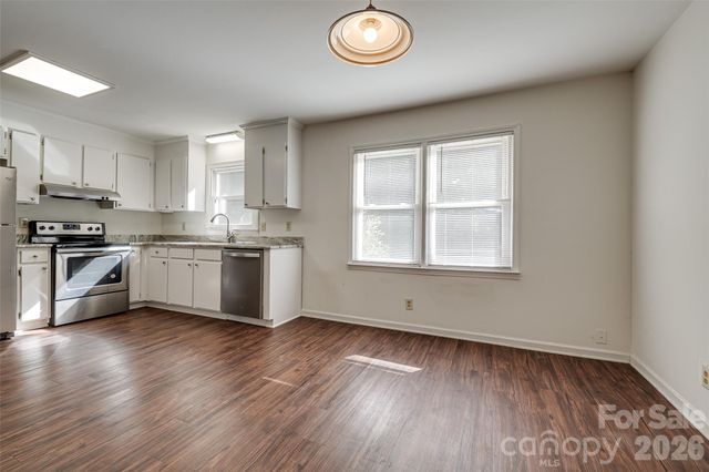 621 S Jackson Avenue, Waxhaw, NC 28173