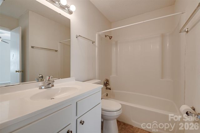 621 S Jackson Avenue, Waxhaw, NC 28173