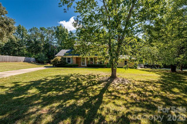 621 S Jackson Avenue, Waxhaw, NC 28173