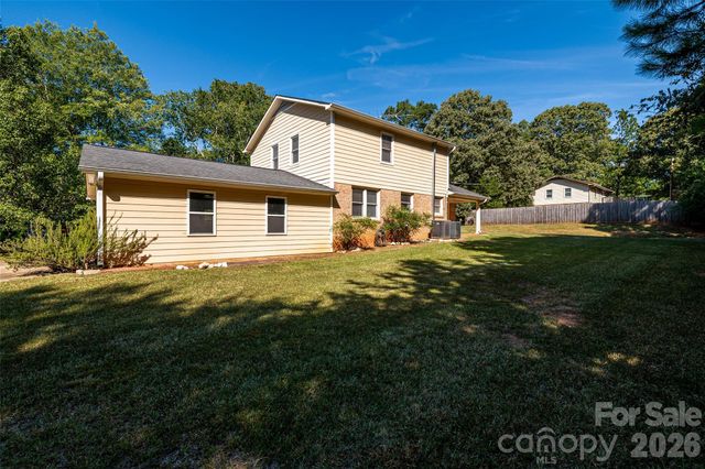 621 S Jackson Avenue, Waxhaw, NC 28173