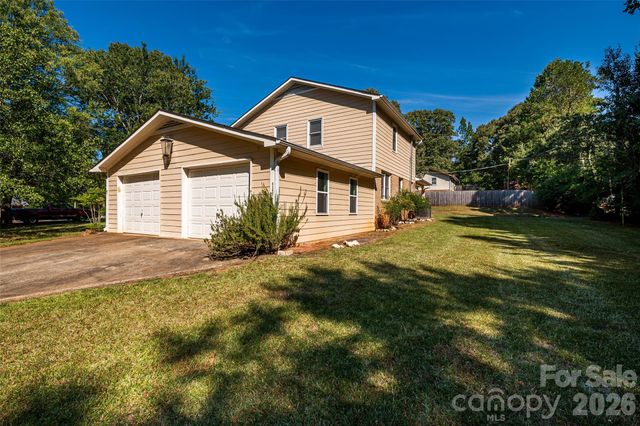621 S Jackson Avenue, Waxhaw, NC 28173