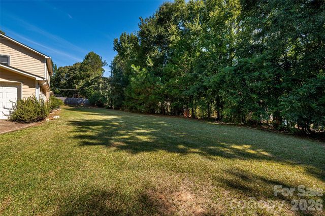621 S Jackson Avenue, Waxhaw, NC 28173
