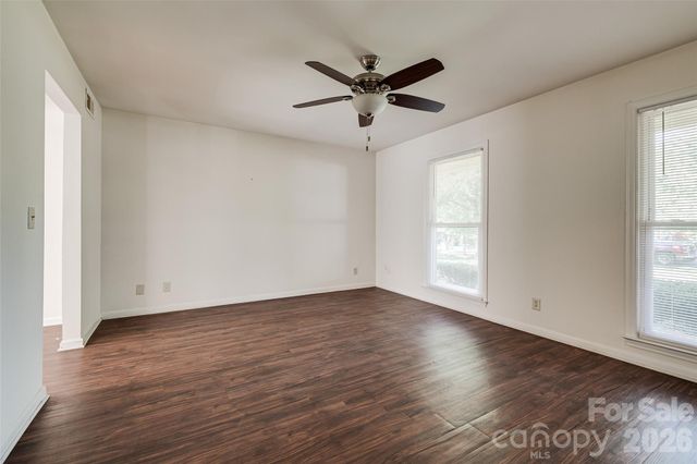 621 S Jackson Avenue, Waxhaw, NC 28173