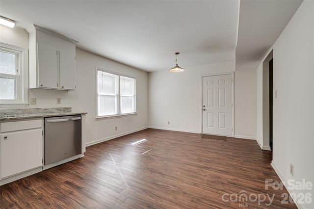 621 S Jackson Avenue, Waxhaw, NC 28173