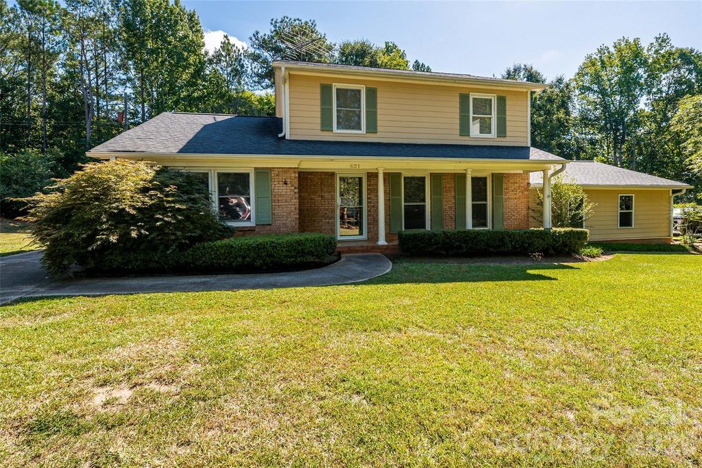 621 S Jackson Avenue, Waxhaw, NC 28173