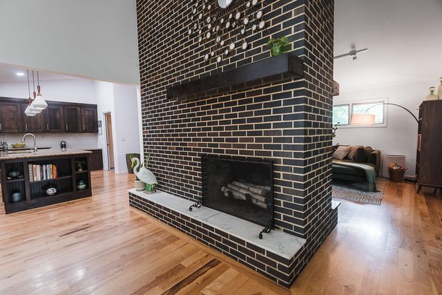 2266 E Sunset Street, Springfield, MO 65804