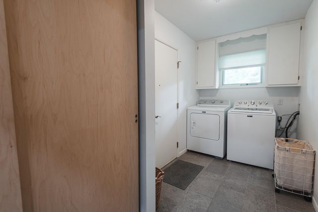 2266 E Sunset Street, Springfield, MO 65804