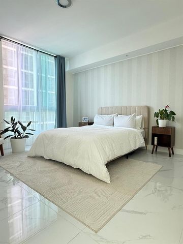 300 S Biscayne Blvd T-2806, Miami, FL 33131