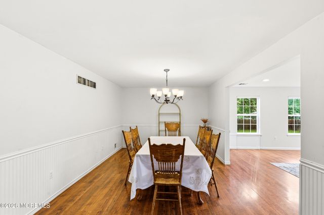 11 Mills Lane, Jackson, NJ 08527